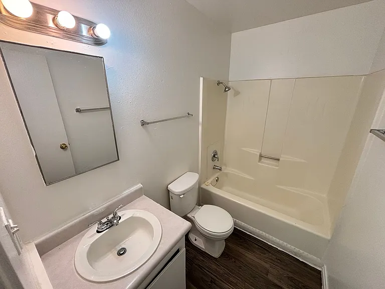 147 Westminster Way #D — Photo 8
