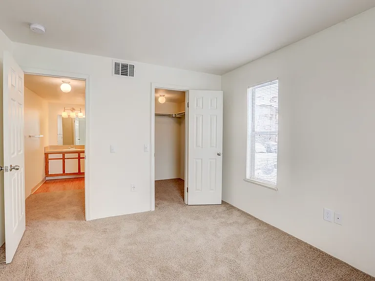Americana Lakewood Apartments — Photo 109