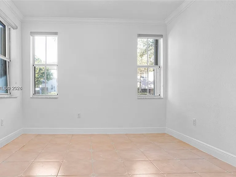 10863 NW 85th St — Photo 30