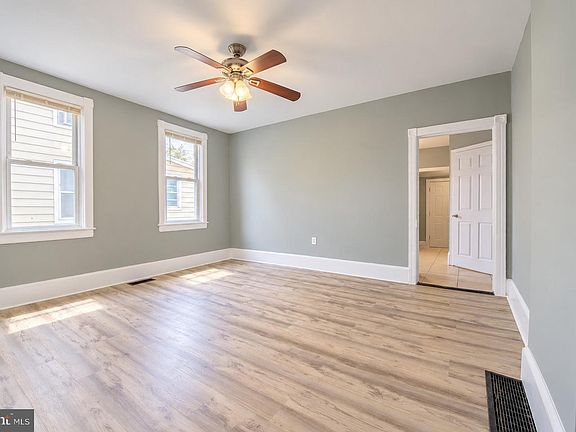 4th image of 426 Kossuth St