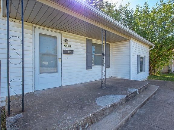 4th image of 4428 SE 40th St