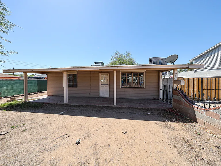 1053 E Weldon Ave — Photo 37