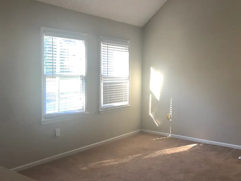 1079 Walnut St #B — Photo 8