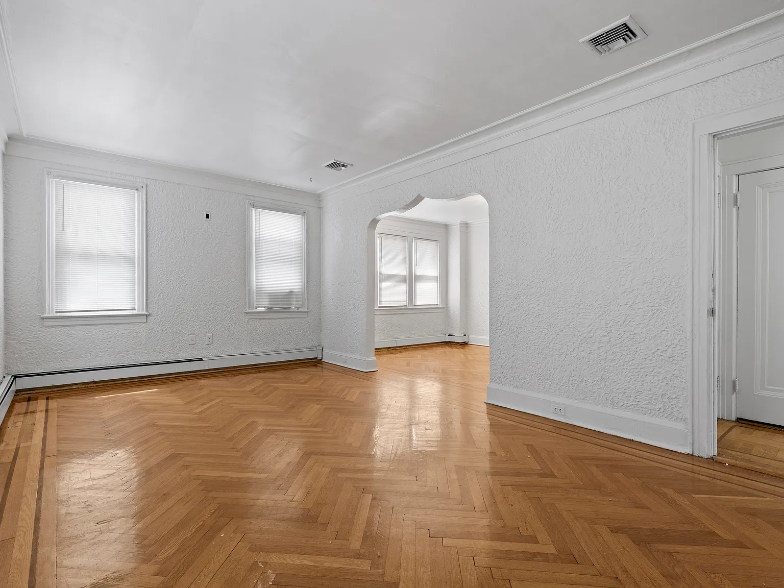 3 bed, $3,750 — Photo 4