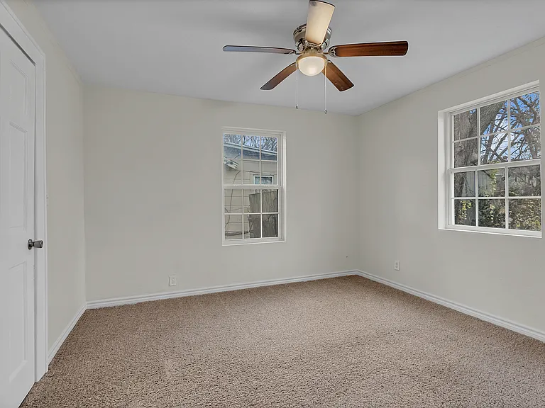 26 S Urbana Ave — Photo 24