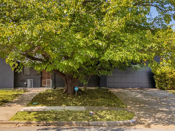 206 Sixpence Ln, Euless, TX 76039