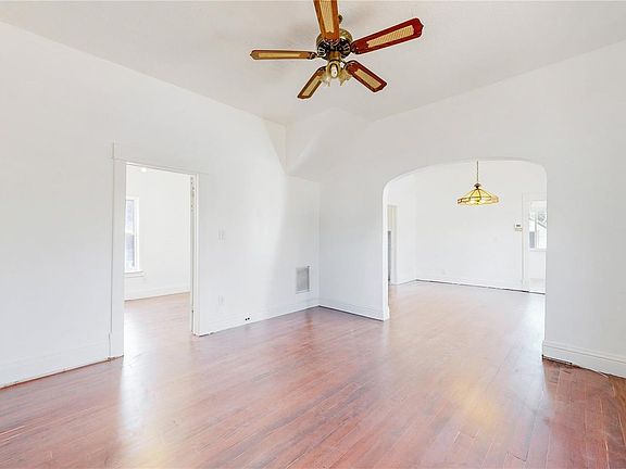 2nd image of 1402 9th Avenue