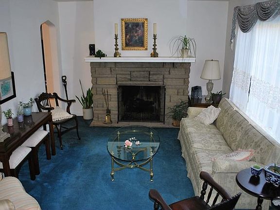 2nd image of 1509 Williamsburg Pl