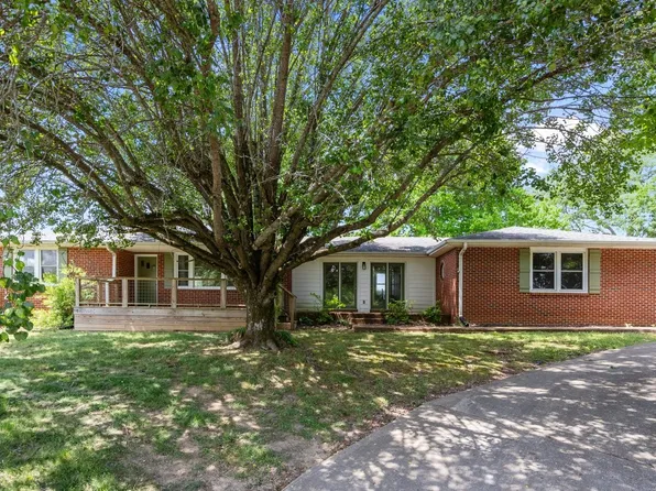 1720 Duke Loop, Dickson, TN 37055
