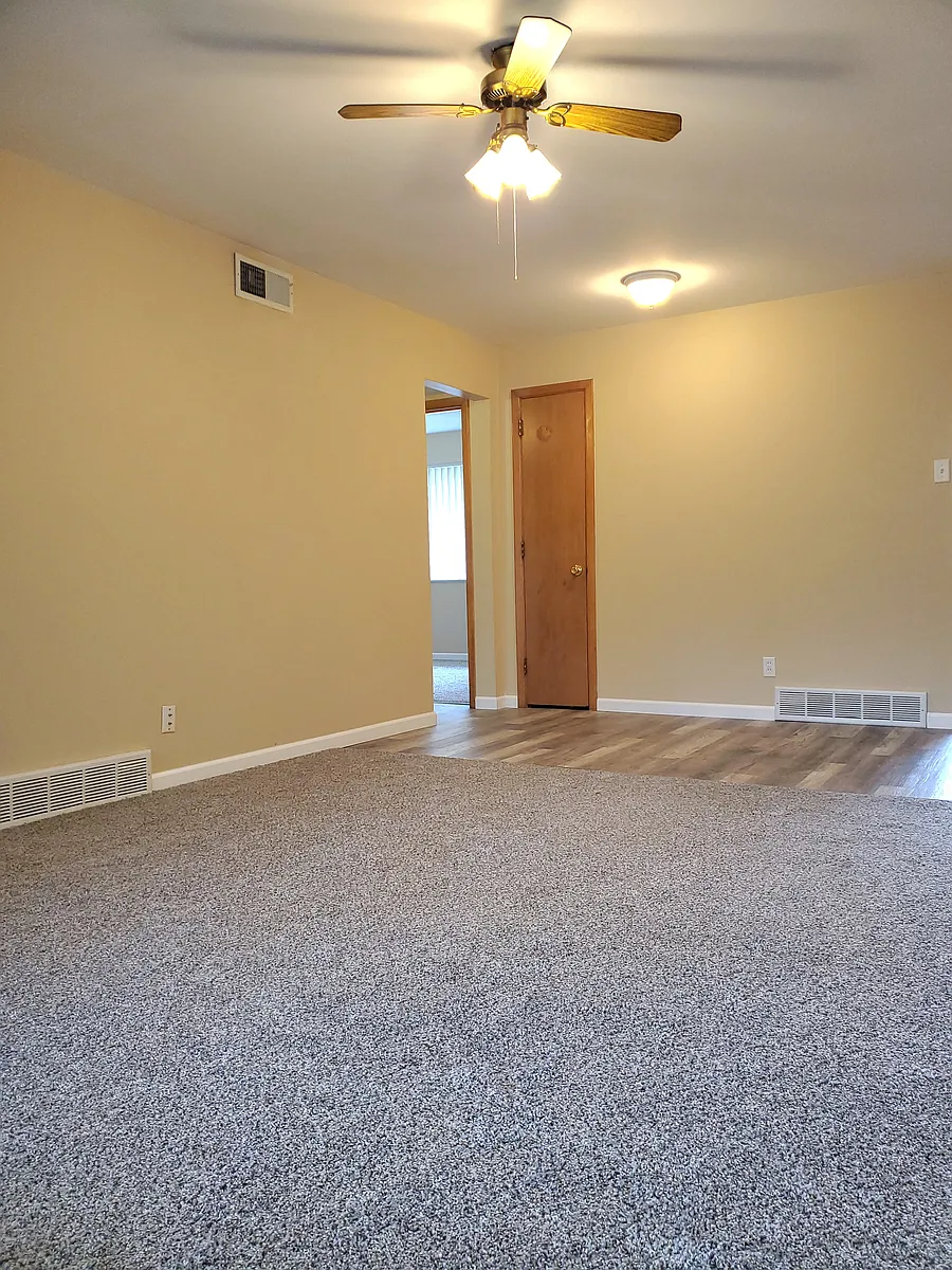 Building Photo - 677A Rosetta Dr #A