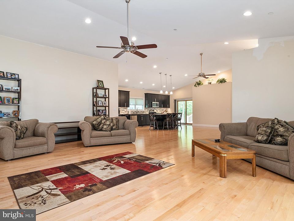 1st image of 801 Broadcreek Dr