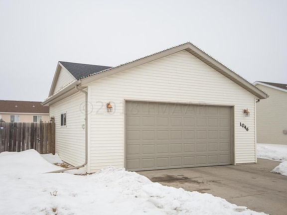 2nd image of 1046 39th Ave W