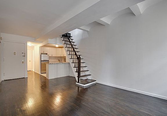 3rd image of 220 Park Ave S #D