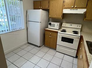8560 N Sherman Cir APT 106, Hollywood, FL 33025