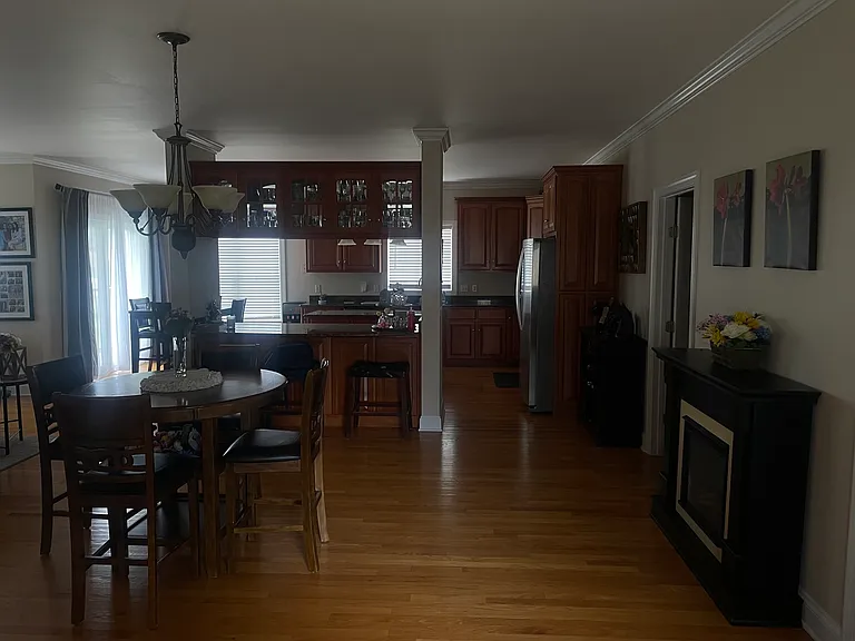 1194 Deats Dr #1 — Photo 4