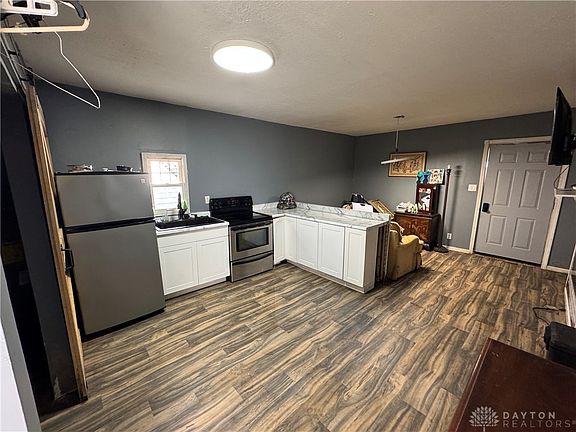 4th image of 1431 Parkamo Ave
