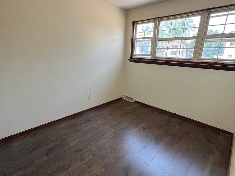 665 Garden St — Photo 10