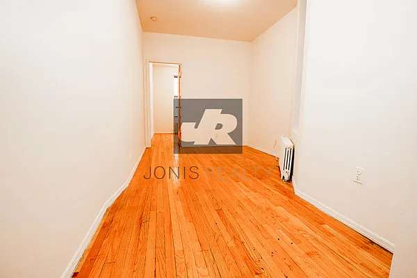 Rented by Jonis Realty | media 33