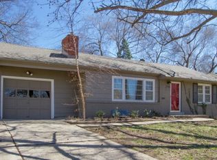 7505 Juniper St, Prairie Village, KS 66208