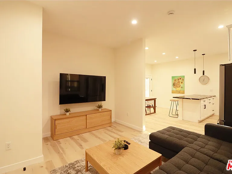 9040 Phyllis Ave #D — Photo 3