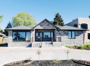 2135 Riverside Dr W, Windsor, ON N9B 1A8