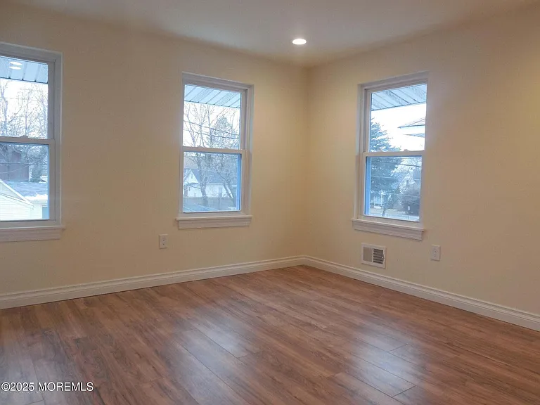 538 Myrtle Ave — Photo 8