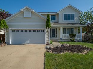 9347 Lake Dr, West Des Moines, IA 50266