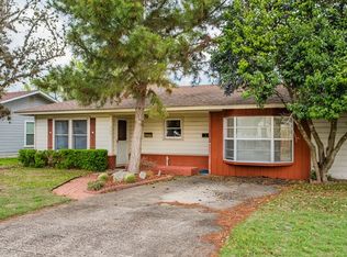 700 W Lee St, Kerrville, TX 78028