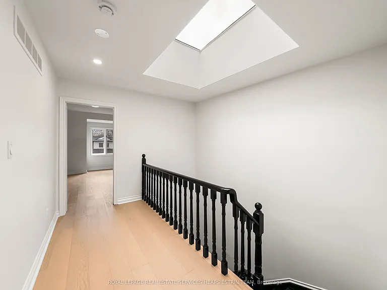 10 Gibson Ave — Photo 33