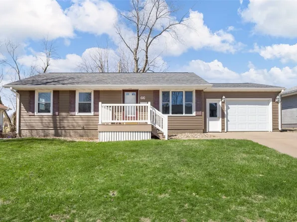 66 Cherry Hill Rd NW, Cedar Rapids, IA 52405