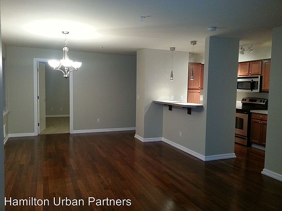 5th image of 815 S 9th St APT 304