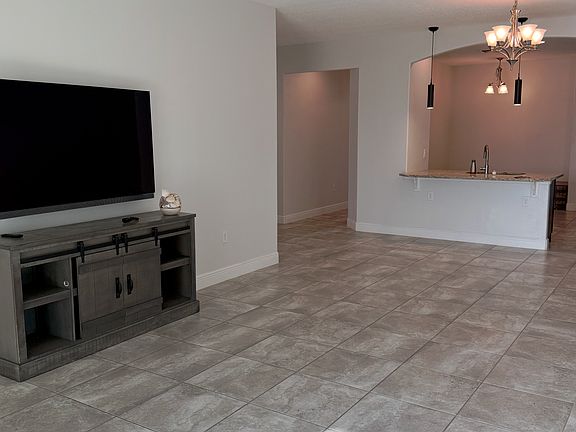 5th image of 7863 Loren Cove Dr