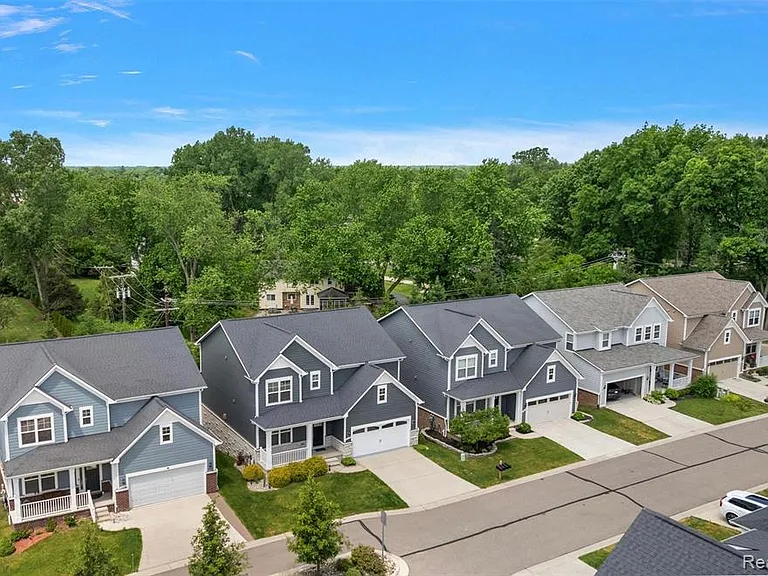 31065 Tremont Ln — Photo 36