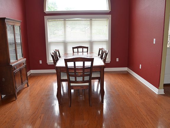 2nd image of 602 Grand Ct