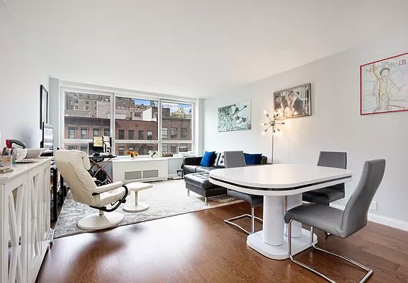 2nd image of 200 E 94th St APT 412
