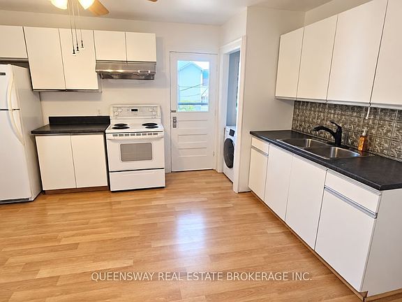 5th image of 73 Mary St #2