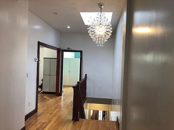 3rd image of 5439 69th Ln Floor 2
