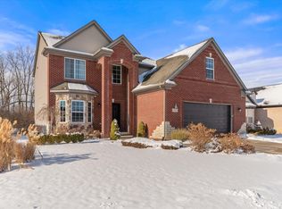 535 Falcon Dr, Dundee, MI 48131