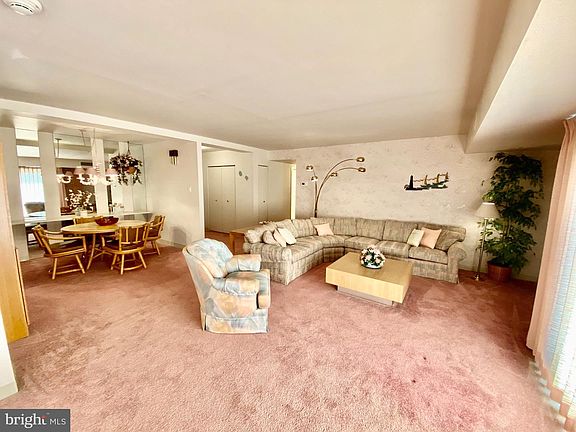 4th image of 527 N Boardwalk #314