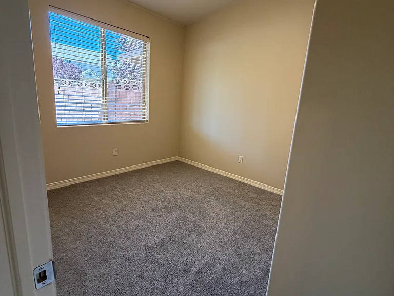 1460 N 400 W — Photo 18
