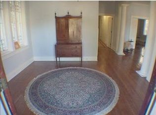 16 Fontainebleau Dr, New Orleans, LA 70125
