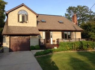 195 Belleview Ave, Center Moriches, NY 11934