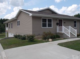 1002 N Walnut St, Creston, IA 50801