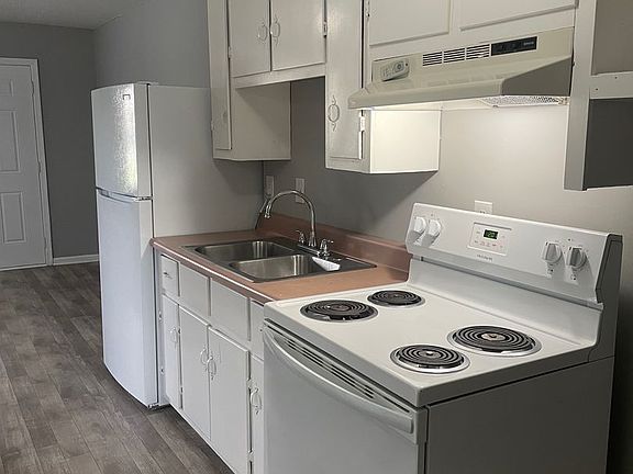 4th image of 341 E 4th St APT C