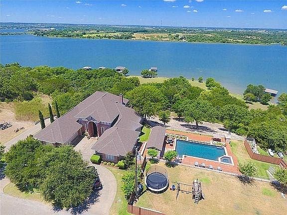 1st image of 2031 Cordova Cir