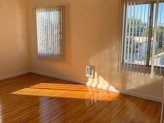 5th image of 435 N Hayworth Ave #3065348
