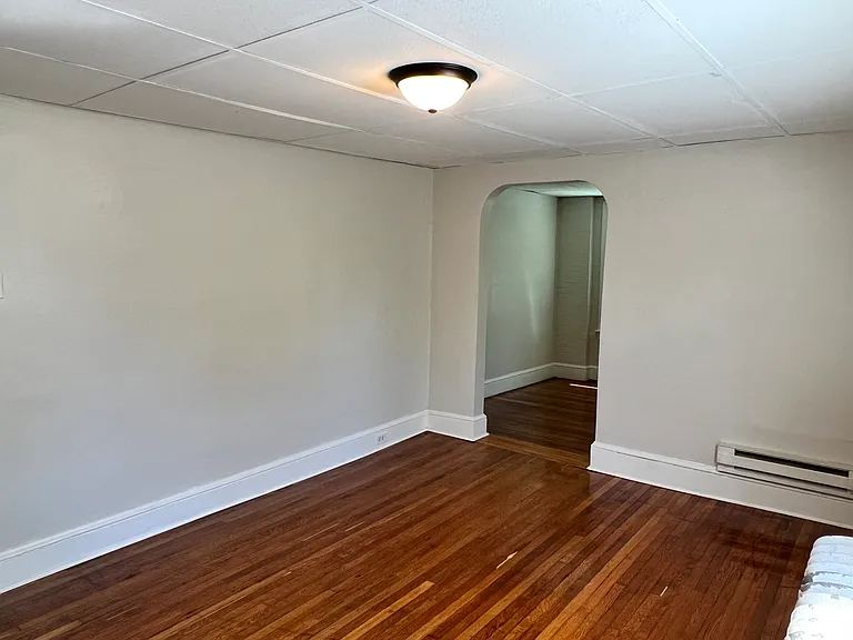 1411 E King St #6 — Photo 22