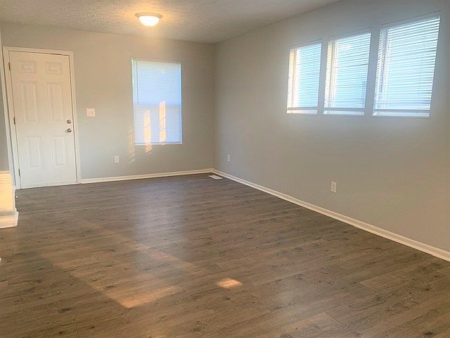 1st image of 549 Kimball Pl