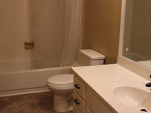 5th image of 1312 Lois Ln