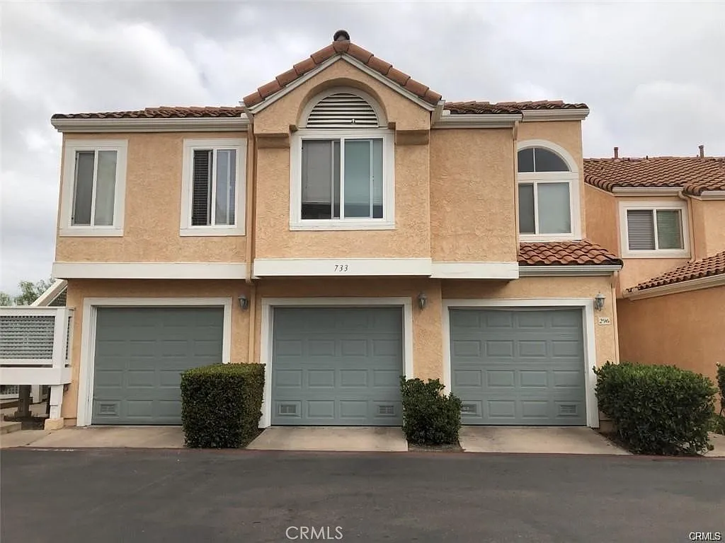 3 bed, 1128 sqft, $2,900 — Photo 1